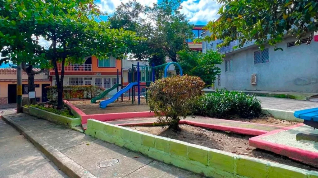 mejoramiento del parque barrio asprovi ibague igniko